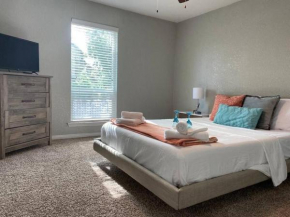 Spacious 1-BR/1-BA/Queen bed/NRG/Med Center